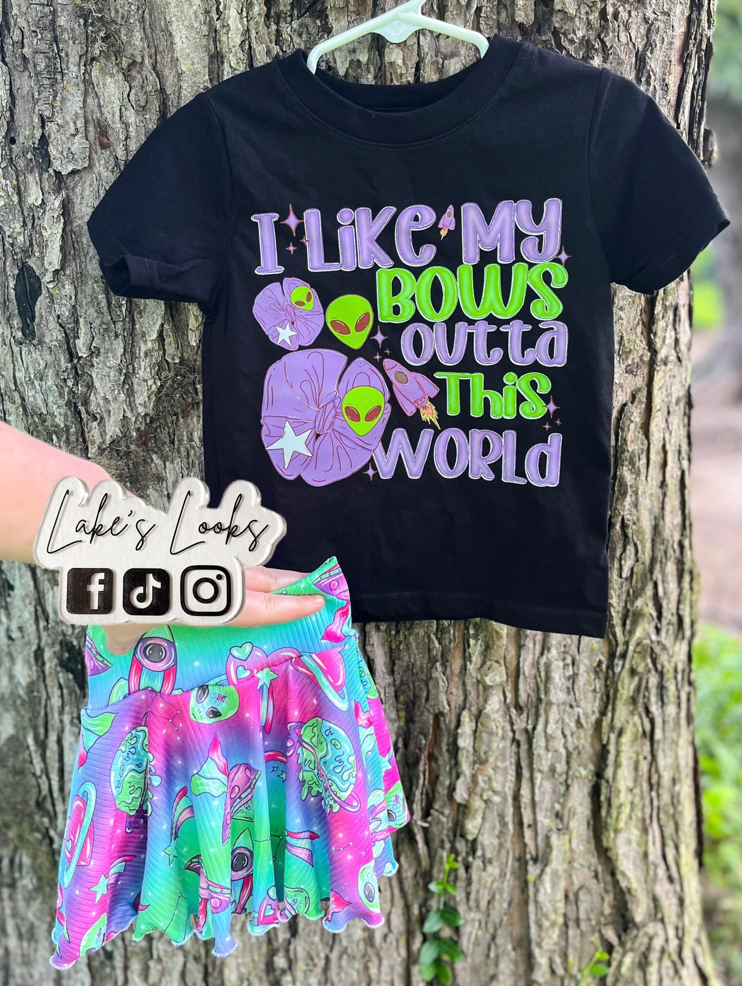 I Like My Bows Out of this World Tee